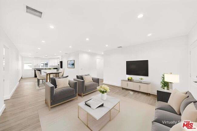 Building Photo - 17623 Burbank Blvd