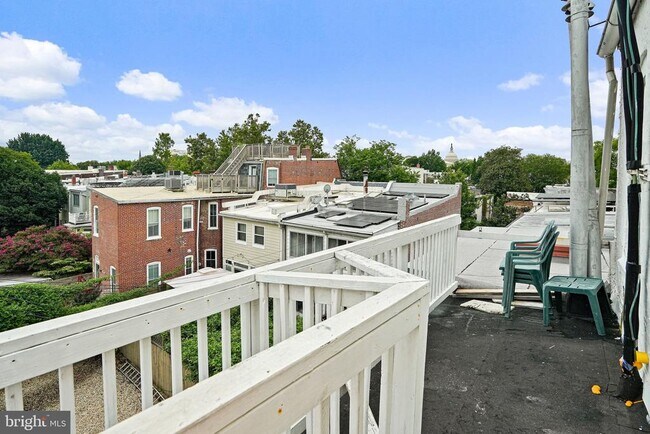 Building Photo - 409 Constitution Ave NE