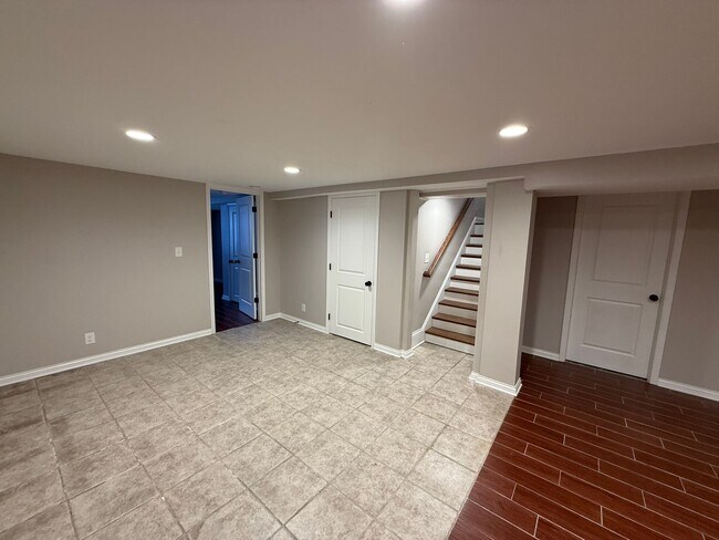 Building Photo - REMODELED 4-BEDROOM HOME W/FENCED YARD