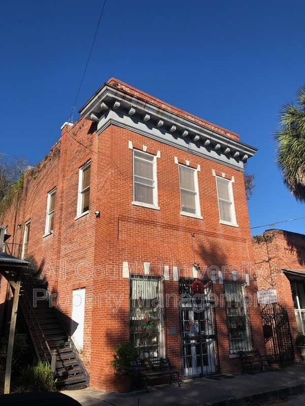 Building Photo - 112 NE 1st St