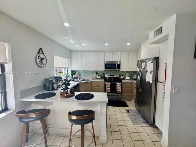 Building Photo - 10170 SW 137th Pl