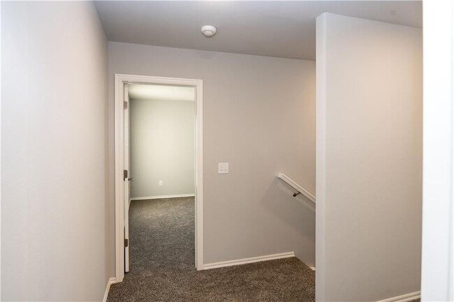 Building Photo - 8818 SW 45th St