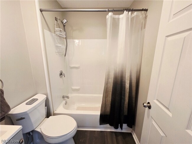 Building Photo - 10415 Bernard Ave