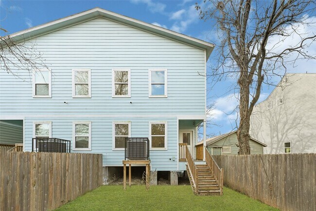 Building Photo - 1405 E 33rd St