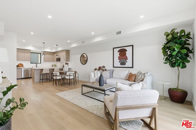 Building Photo - 3842 Don Tomaso Dr