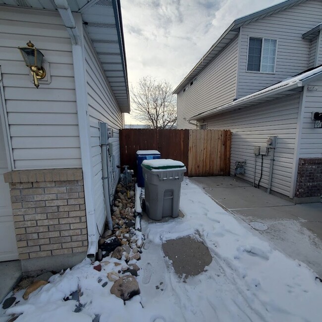 Building Photo - Charming West Boise Home with Spacious Yar...