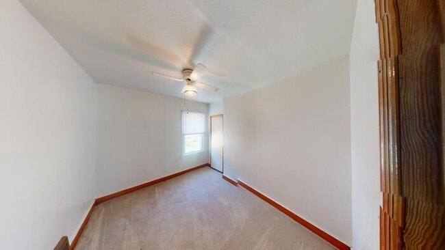 Building Photo - 312 8th St NW