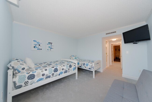 Building Photo - 3009 S Ocean Blvd