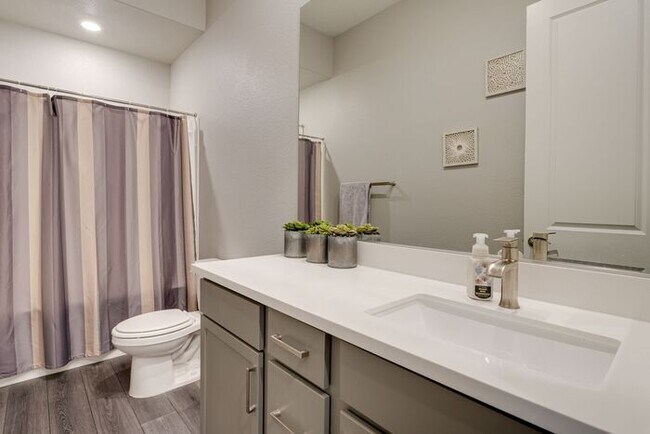 Building Photo - BEAUTIFULLY FULLY FURNISHED 4 BEDROOM 3.5 BATH HOME IN 89138