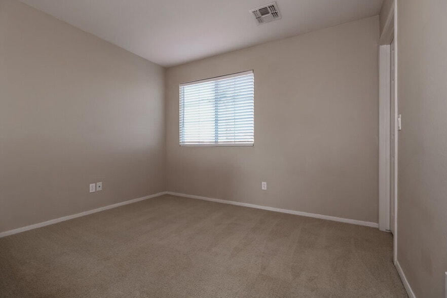 Building Photo - 22553 W Desert Bloom St