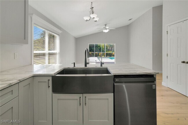 Building Photo - 12843 Fox Hollow Cir