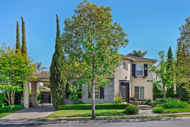 Building Photo - Luxury Living in San Clemente – 5 Bed, 3.5...