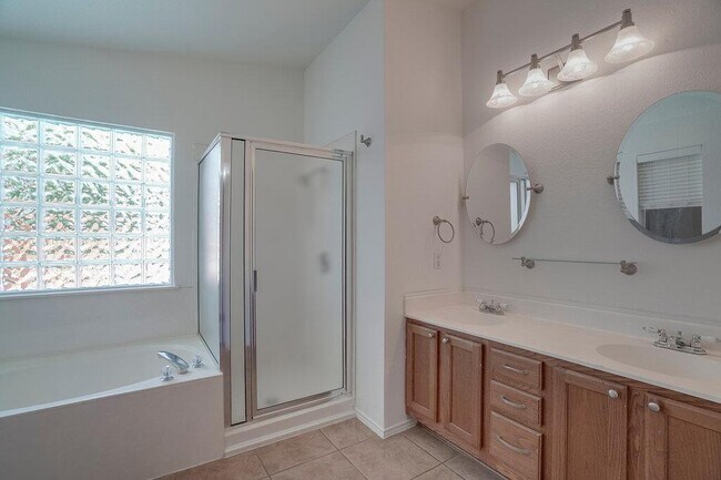 Building Photo - 900 Fenway Park Ct