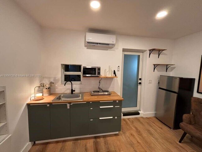 Building Photo - 14270 SW 68th St