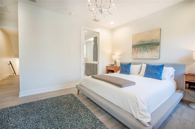 Building Photo - 536 4th Ave S