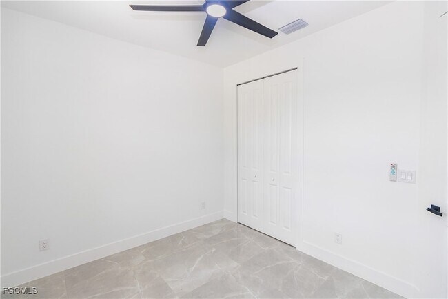 Building Photo - 843 Duplex St E