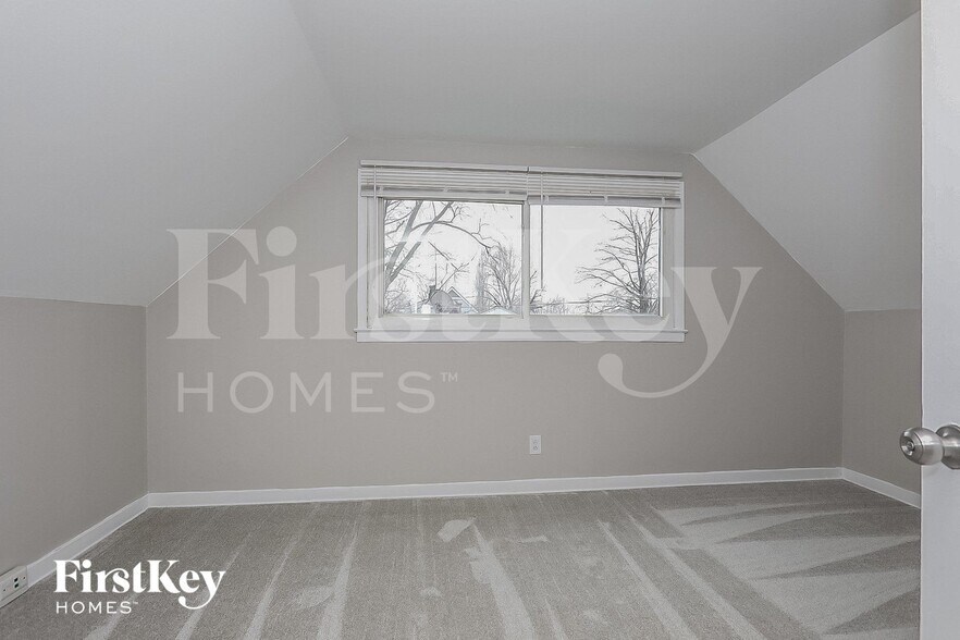 Building Photo - 3976 Richard Ave