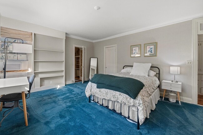 Building Photo - 2835 N Lake Dr