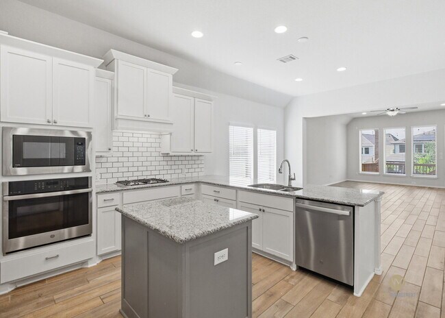 Building Photo - "Spacious 4-Bedroom Sanctuary in San Antonio - 1996 Sq Ft of Comfort and Style!"