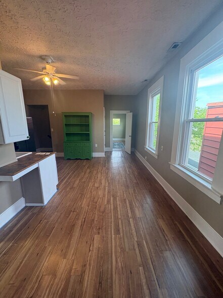 Building Photo - 328 Bush St