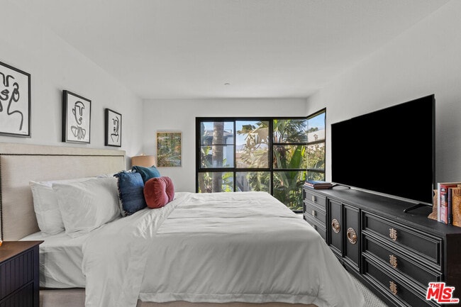 Building Photo - 12000 Goshen Ave