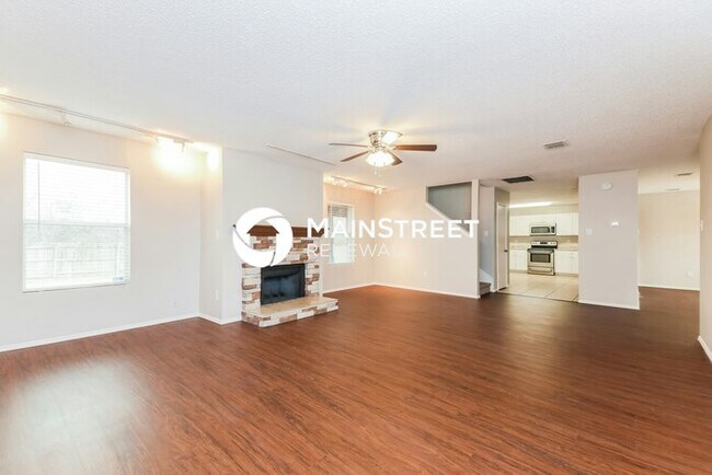 Building Photo - 4 Bedroom Pet-Friendly Home in Rockwall, TX with Main Street Renewal