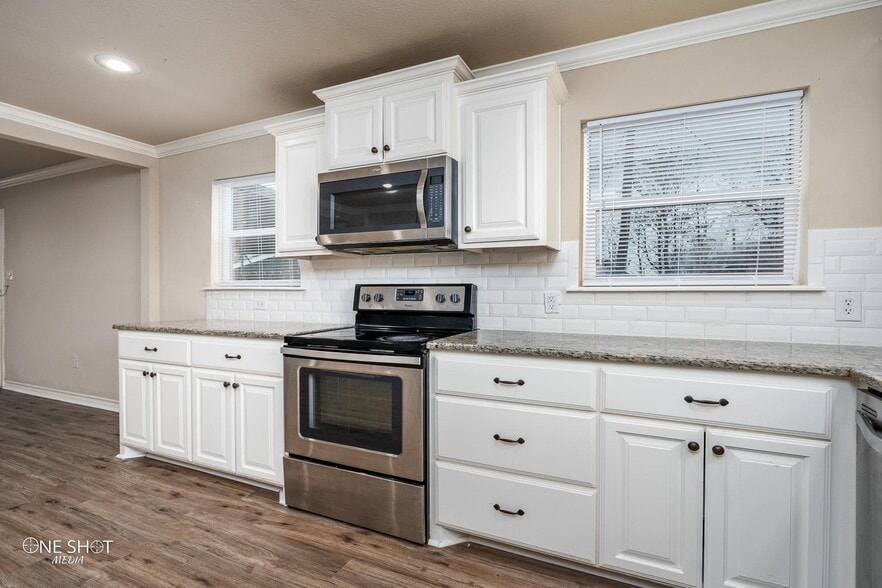 Building Photo - 1410 S 32nd St