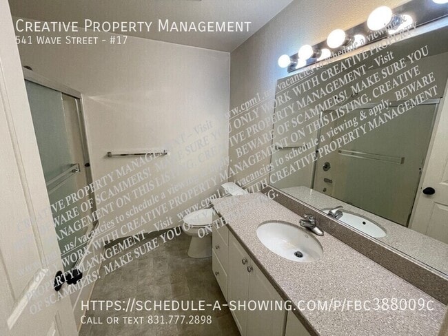 Building Photo - 541 Wave St