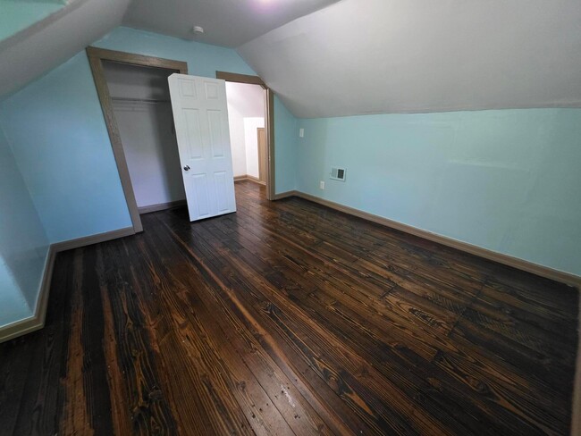 Building Photo - 1597 Koebel Rd