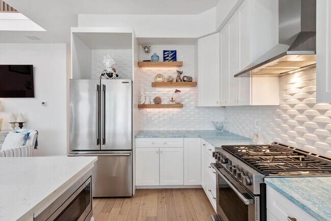 Building Photo - 16 Fosters Point