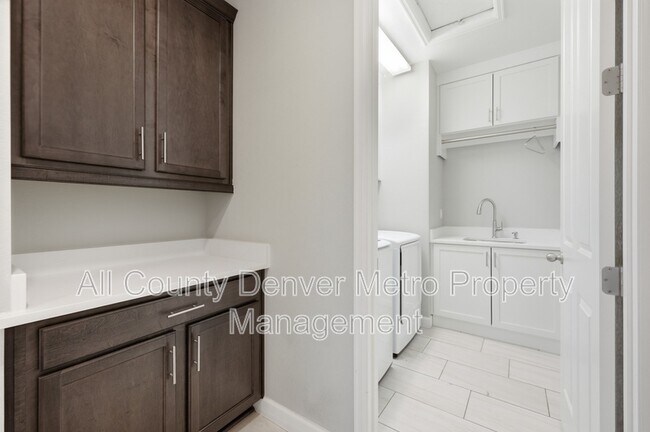Building Photo - 16910 W 95th Pl