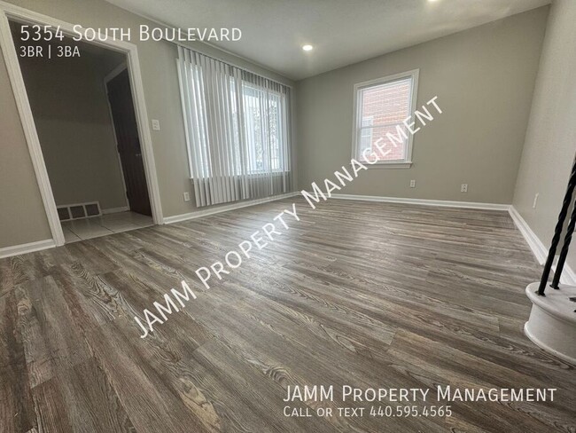 Building Photo - Recently Renovated 3-Bedroom Home in Maple...