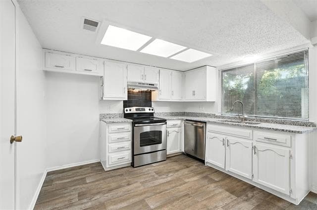 Building Photo - 302 Candlewood Ln