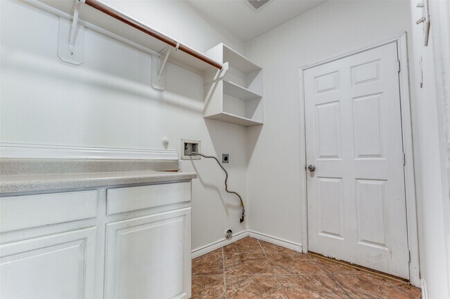 Building Photo - 212 Cedar Branch Dr