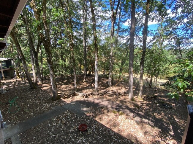 Building Photo - ALL UTILITIES INCLUDED! ~ 3 Bedroom 1 Bath