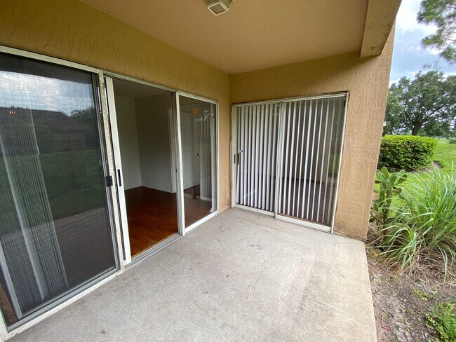 Building Photo - 13941 Fairway Island Dr