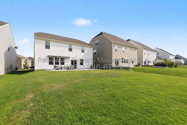 Building Photo - 16110 Winfield Hall Dr