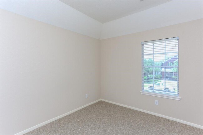 Building Photo - 20907 Field Manor Ln