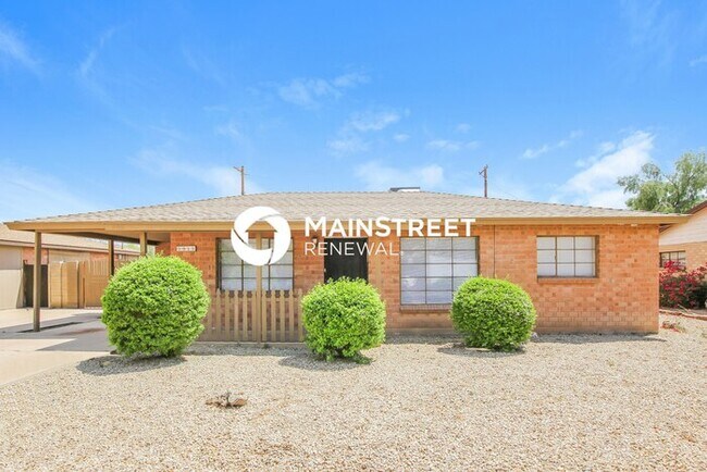 Primary Photo - 3 Bedroom Pet-Friendly Home in Glendale, A...
