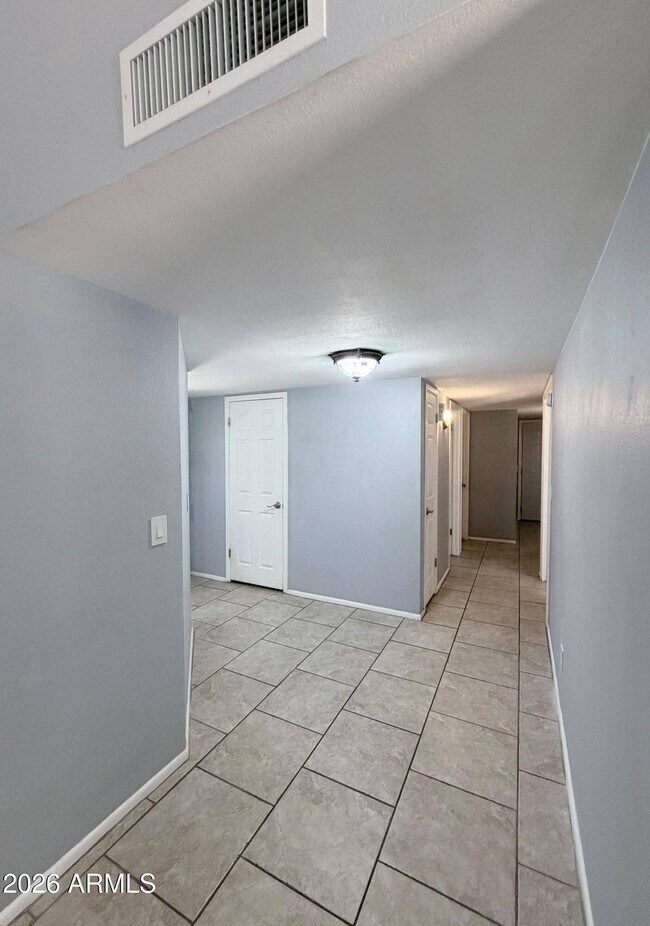 Building Photo - 11815 N 65th Dr