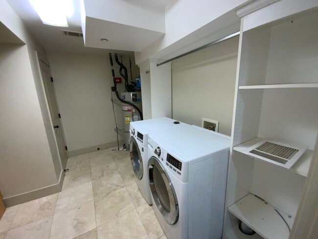 Building Photo - Long Term Furnished Rental available in Co...