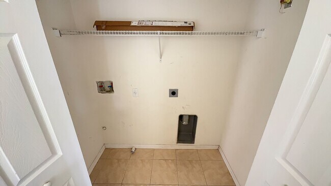 Building Photo - 3 bedroom townhouse in Largo - Seminole Pa...