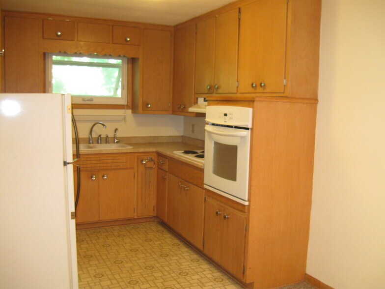 Building Photo - 4926 Ascot Ln