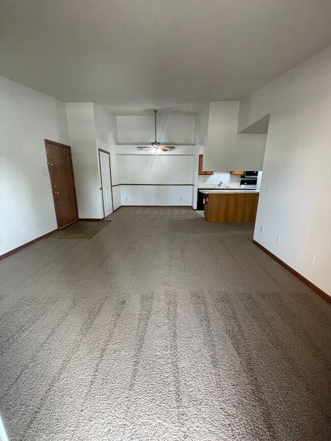 Building Photo - 2636 Stadium View Dr
