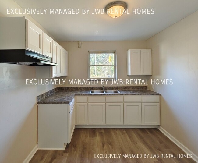 Building Photo - 6318 Hyde Park Haven