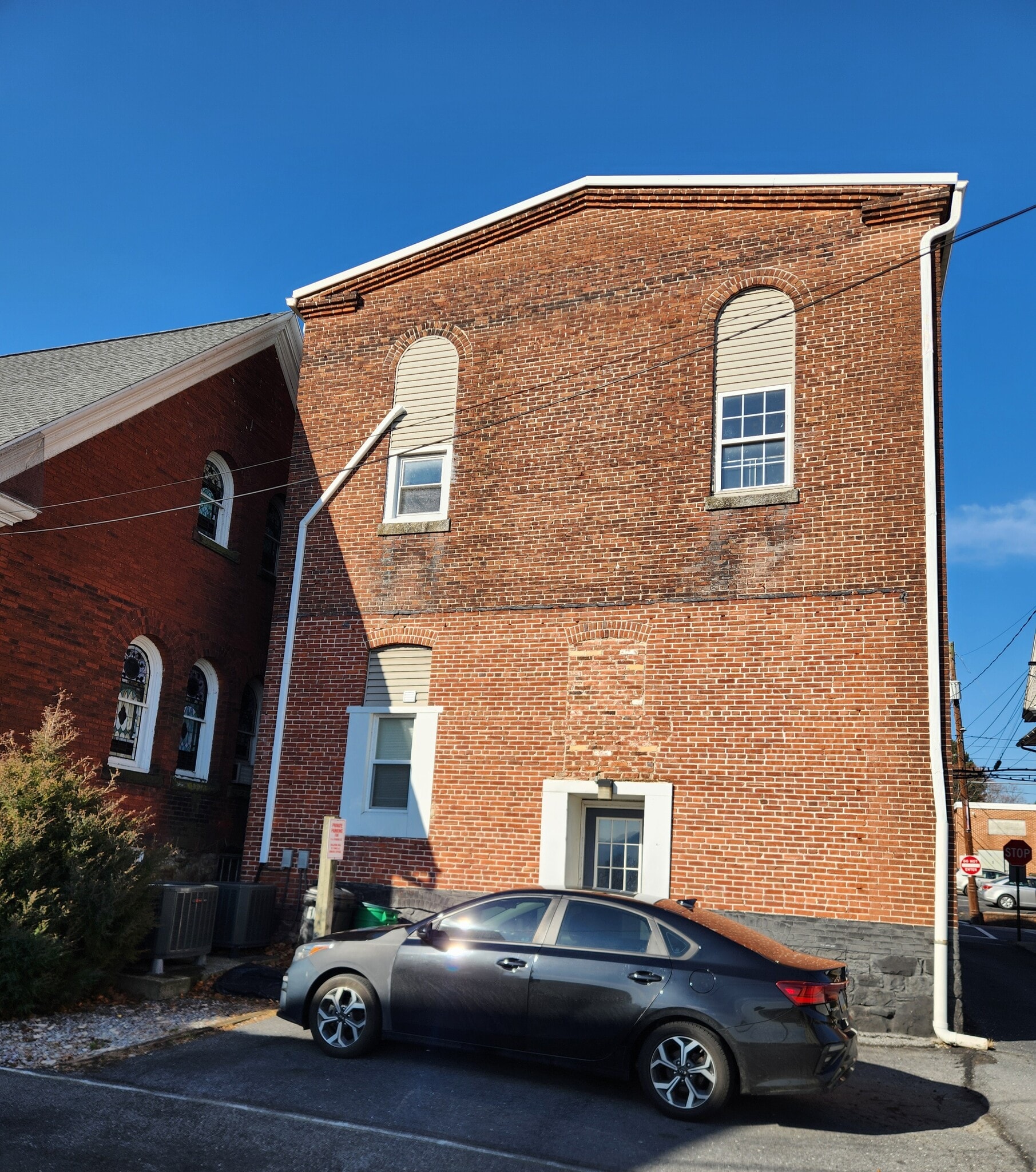 Off street parking - 111 Verbeke St