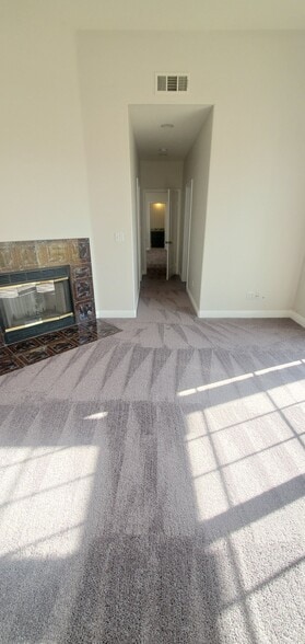 Building Photo - 1614 W 146th St