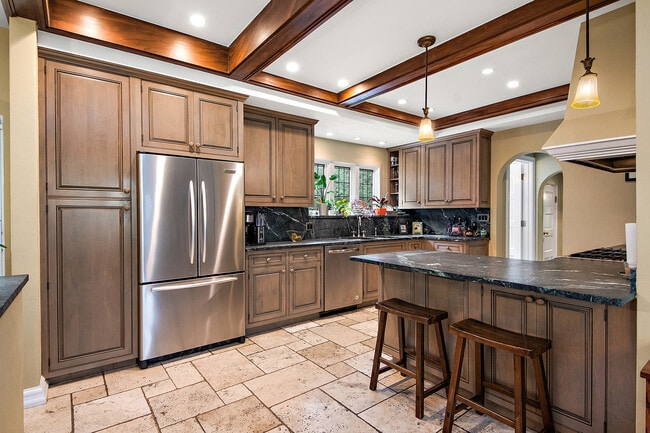 Building Photo - 2023-2027 W 108th Pl