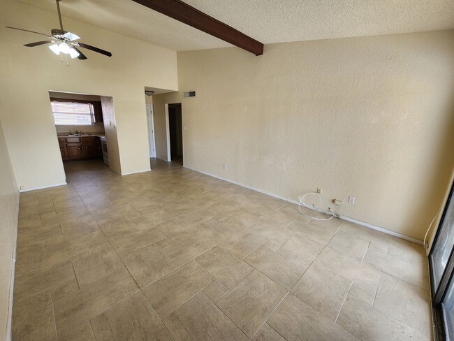 Building Photo - 3224 Hillrise Dr