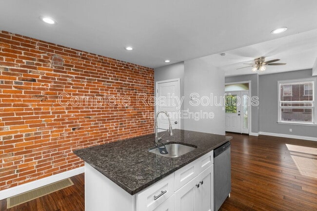 Building Photo - 3466 S Spring Ave
